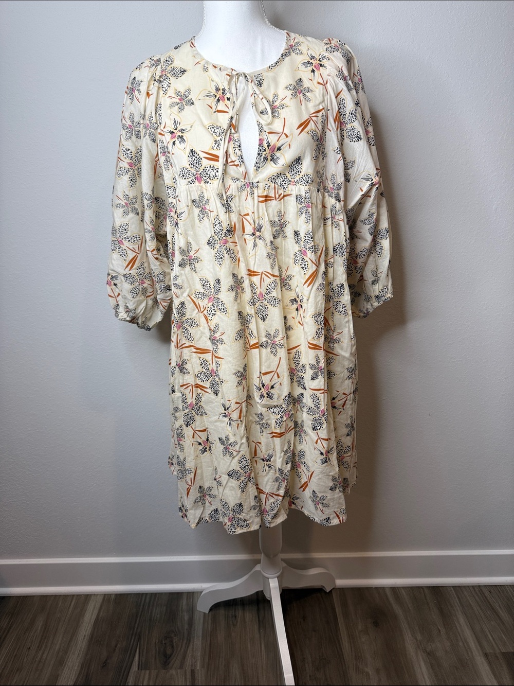 Cream Floral Midi Dress with Keyhole Neckline Anthropologie Boho Large Fairy